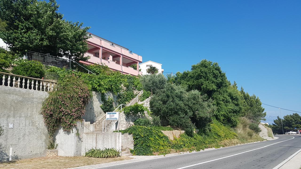 אומיס Apartments Coko מראה חיצוני תמונה
