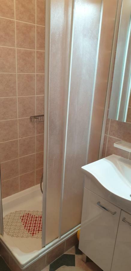 אומיס Apartments Coko מראה חיצוני תמונה